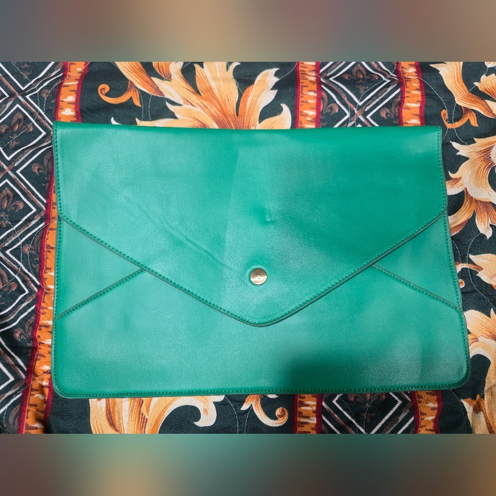Chic Green Envelope Clutch